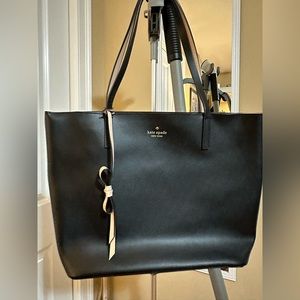 Kate Spade Combo! Bag, Large Wallet, and cosmetic case!